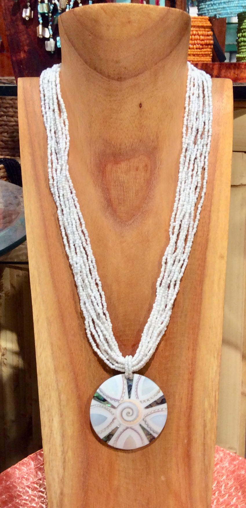 Inlaid White Circle Shell Necklace