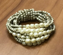 Load image into Gallery viewer, Freshwater Pearl Bracelet - 6 Colors
